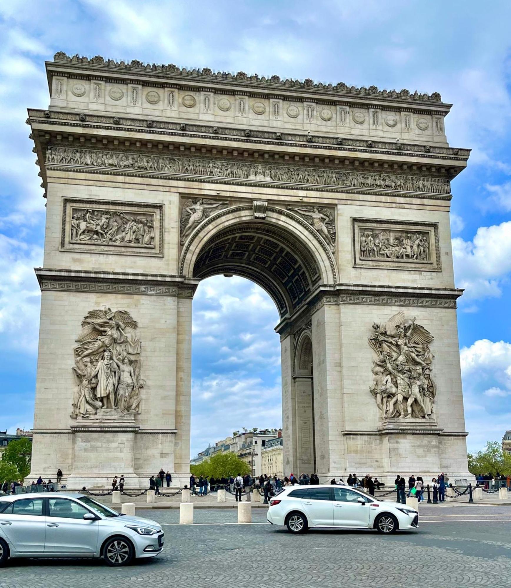 Studio Pres Des Champs-Elysees París Exterior foto